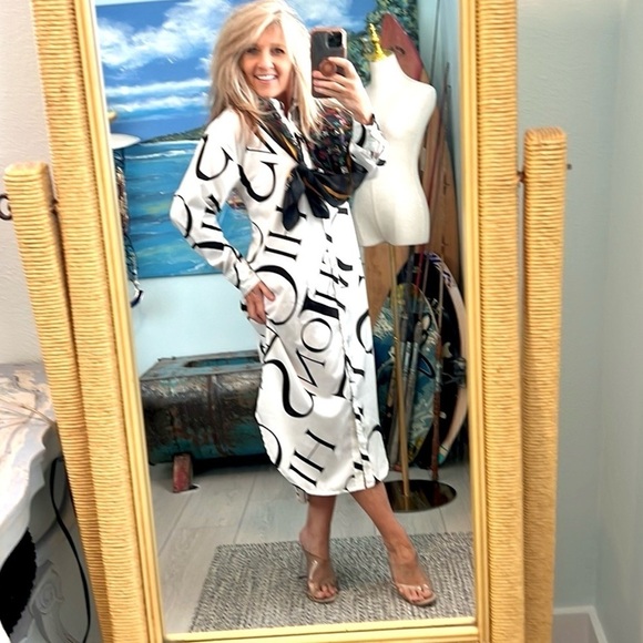 Live 4 Truth Dresses & Skirts - Live 4 Truth,Graffiti Words,Button-Front Lightweight Long Shirt-Dress,Size Small